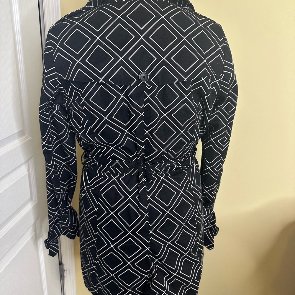 Banana Republic Geometric Black and White Trench Coat with belt - Picture 5 of 12